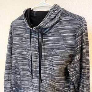 Lululemon Athletica Women's M Grey Striped Full Zip Jacket Thumbholes Athleisure